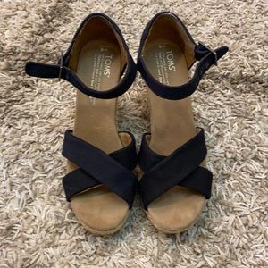 toms wedges , size 6 !